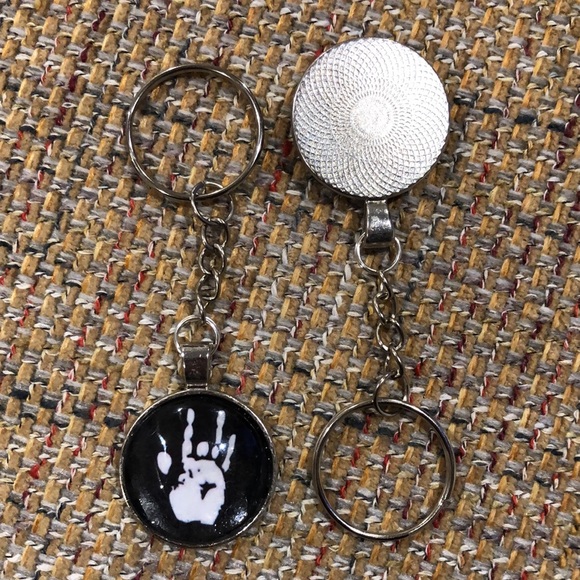 H BUYITWHENFOUND Custom Grateful Dead Keychains JERRYS MISSING FINGER - Picture 8 of 8